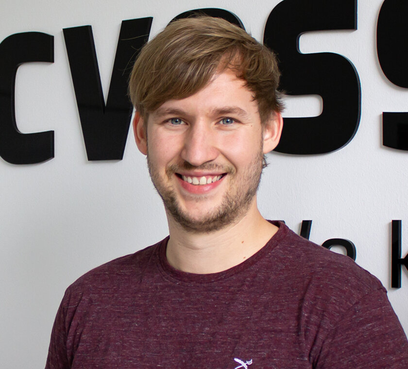 Porträt von Nico Ortel, IT-Sicherheitsberater bei CCVOSSEL in Berlin